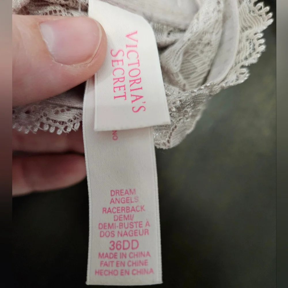 Victoria's Secret Lace Push-Up Bra in Light Pink - Picture 7 of 7